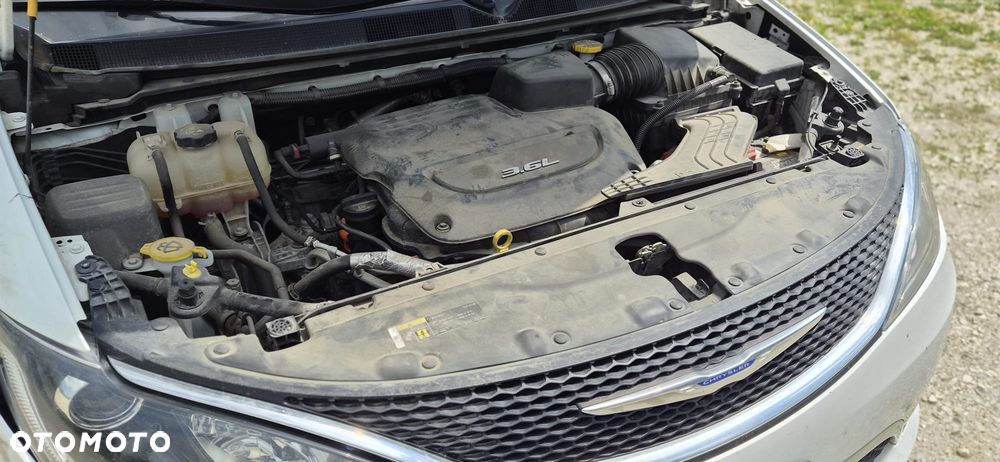 Chrysler Pacifica - 26