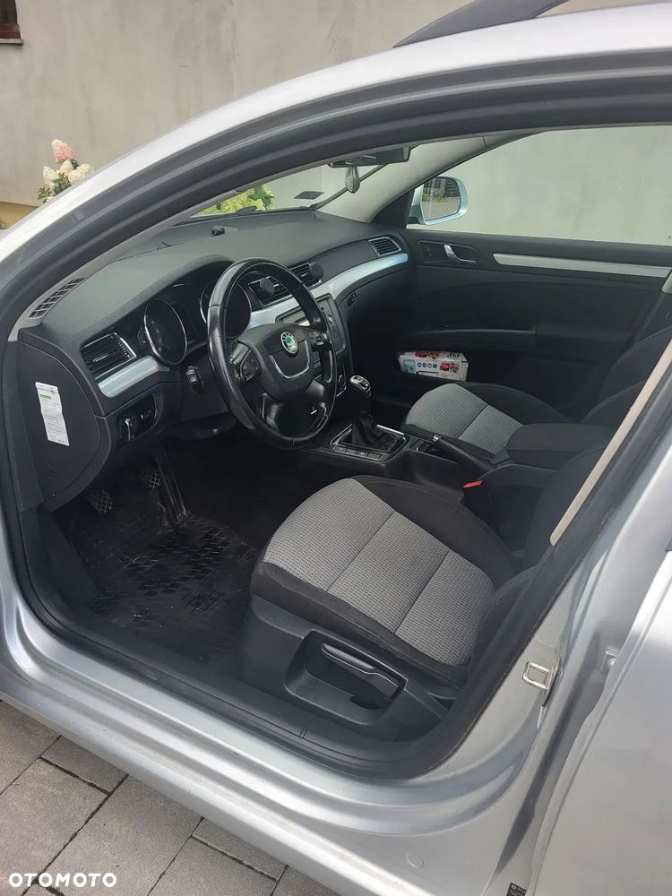 Skoda Superb 1.6 TDI GreenLine - 11