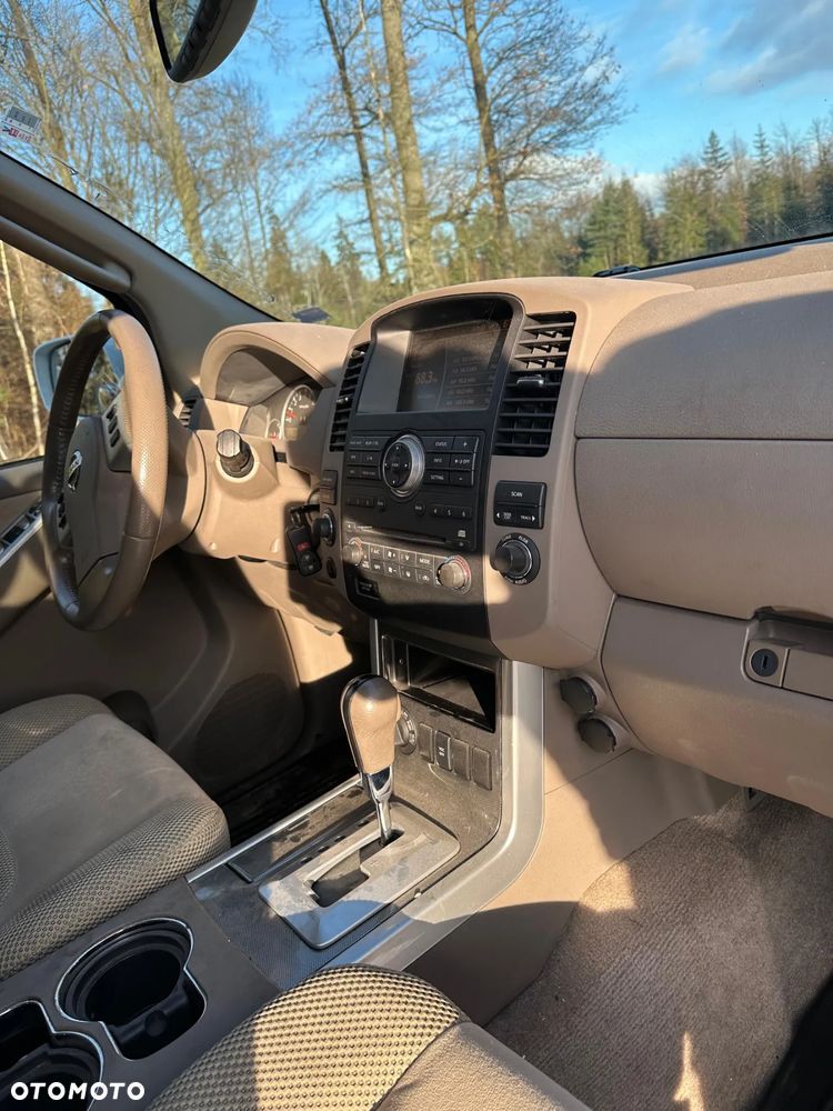 Nissan Pathfinder - 9