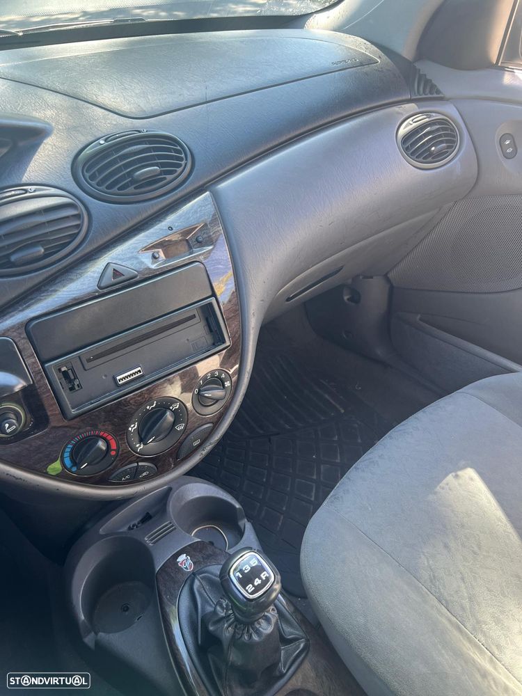 Ford Focus 1.8 TDdi Ghia - 15