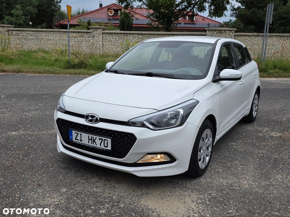 Hyundai i20 blue 1.2 Trend - 1