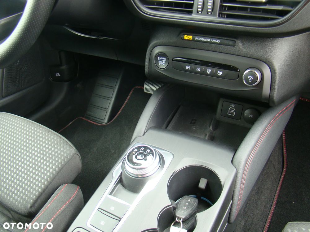 Ford Focus 1.5 EcoBlue STart-Stopp-System ST-LINE X - 37