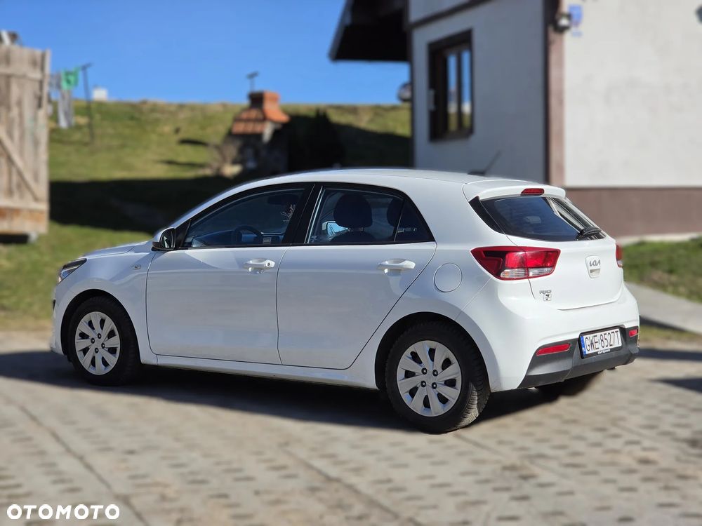 Kia Rio 1.2 L - 14