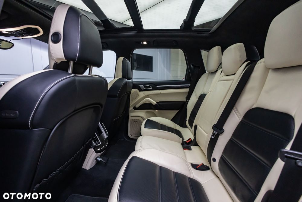 Porsche Cayenne - 14
