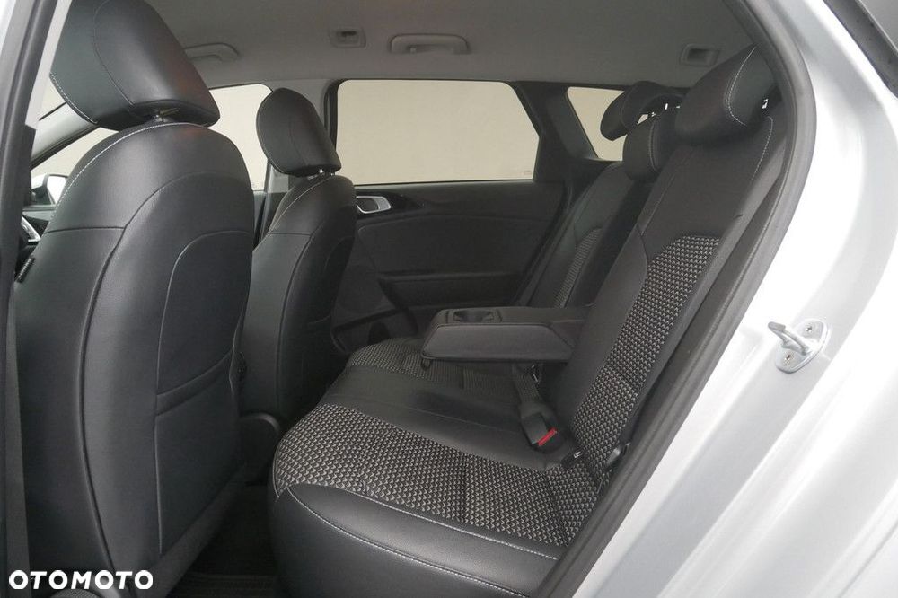 Kia Ceed - 15