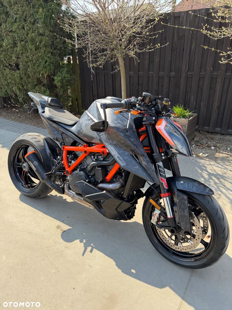 KTM Super Duke - 1