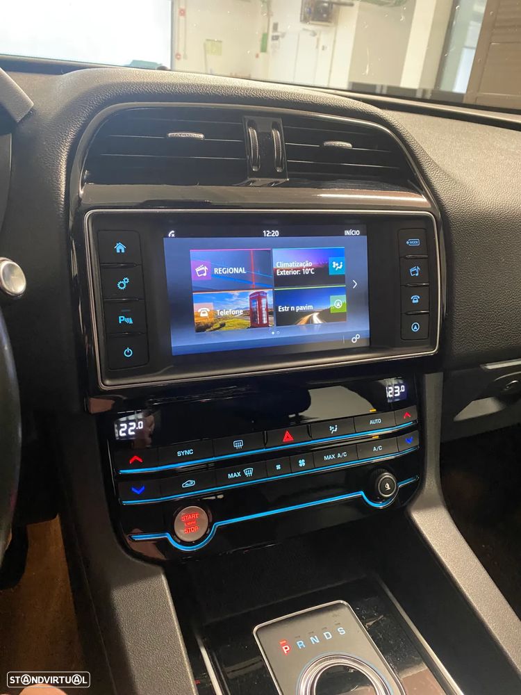 Jaguar F-Pace 25d AWD Aut. R-Sport - 9