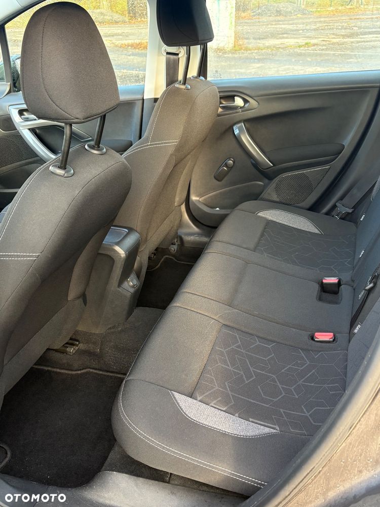 Peugeot 2008 1.2 Pure Tech Active S&S - 5