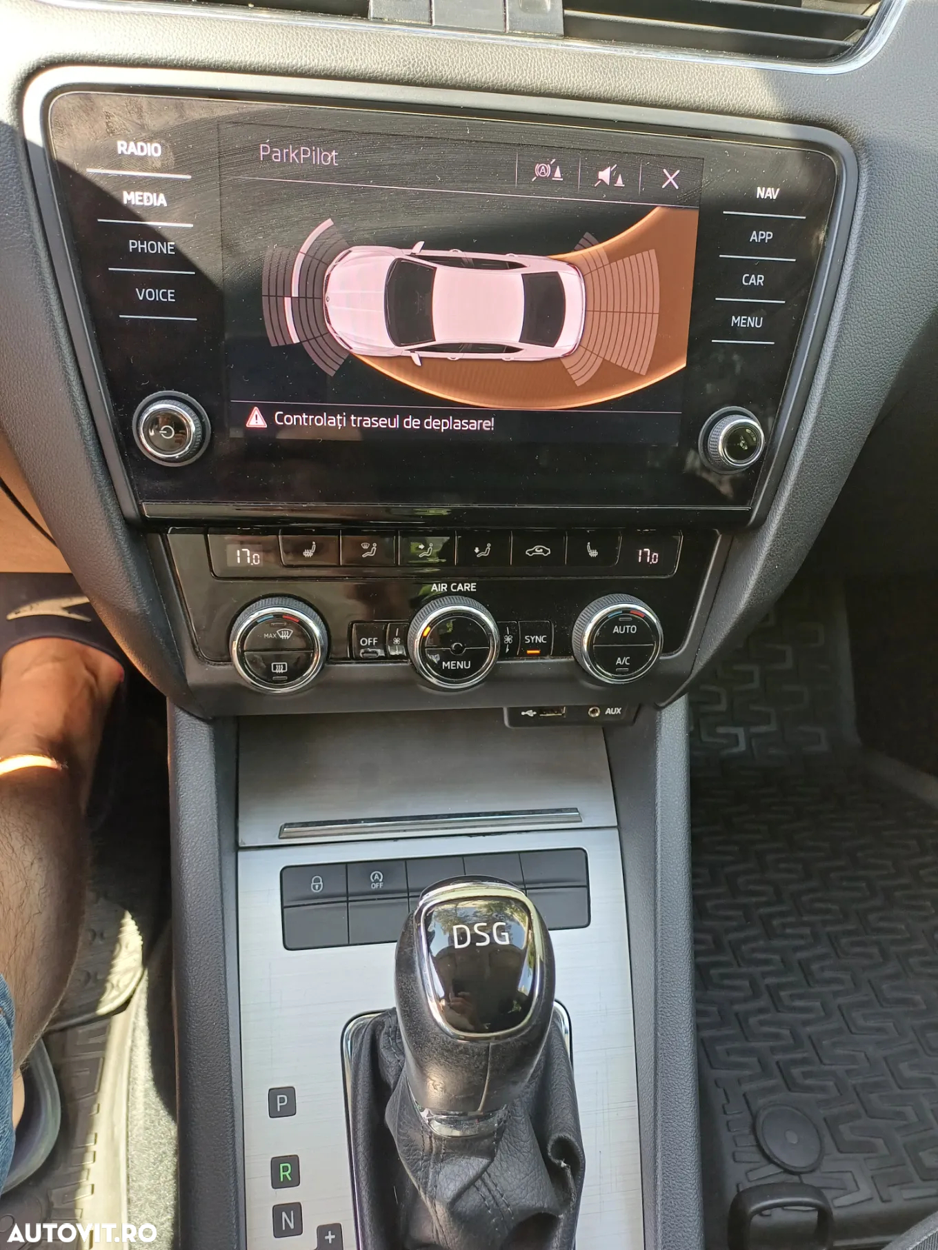 Skoda Octavia 1.6 TDI DSG Style - 16