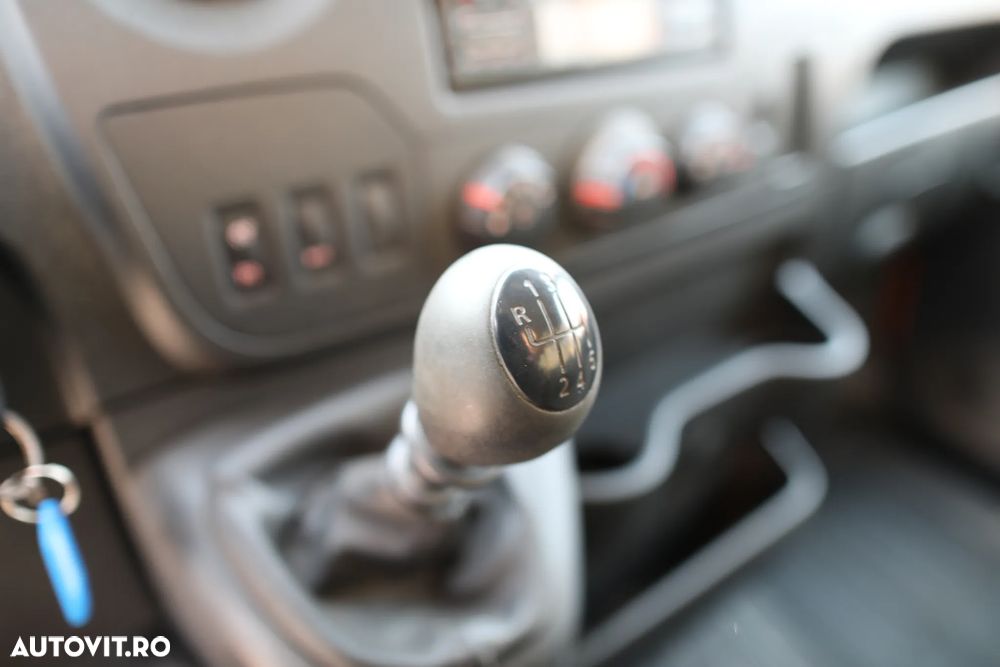 Renault Master III - 14