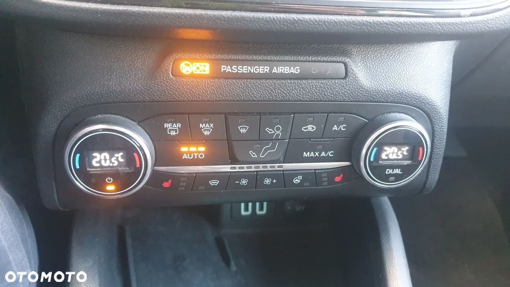 Ford Focus 1.5 EcoBlue Start-Stopp-System ST-LINE - 26