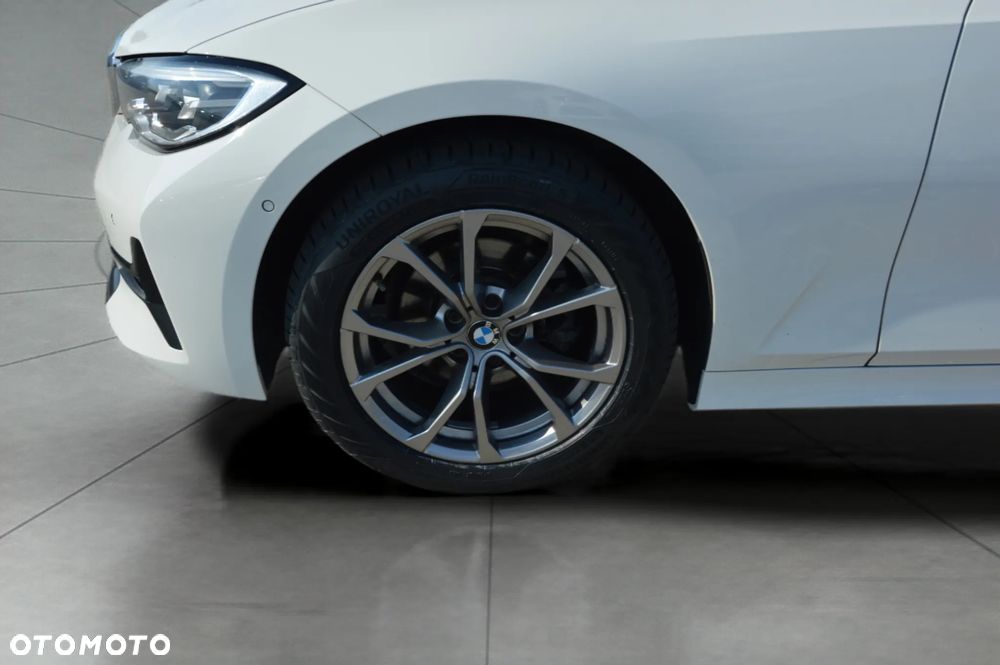 BMW Seria 3 318d MHEV M Sport - 6
