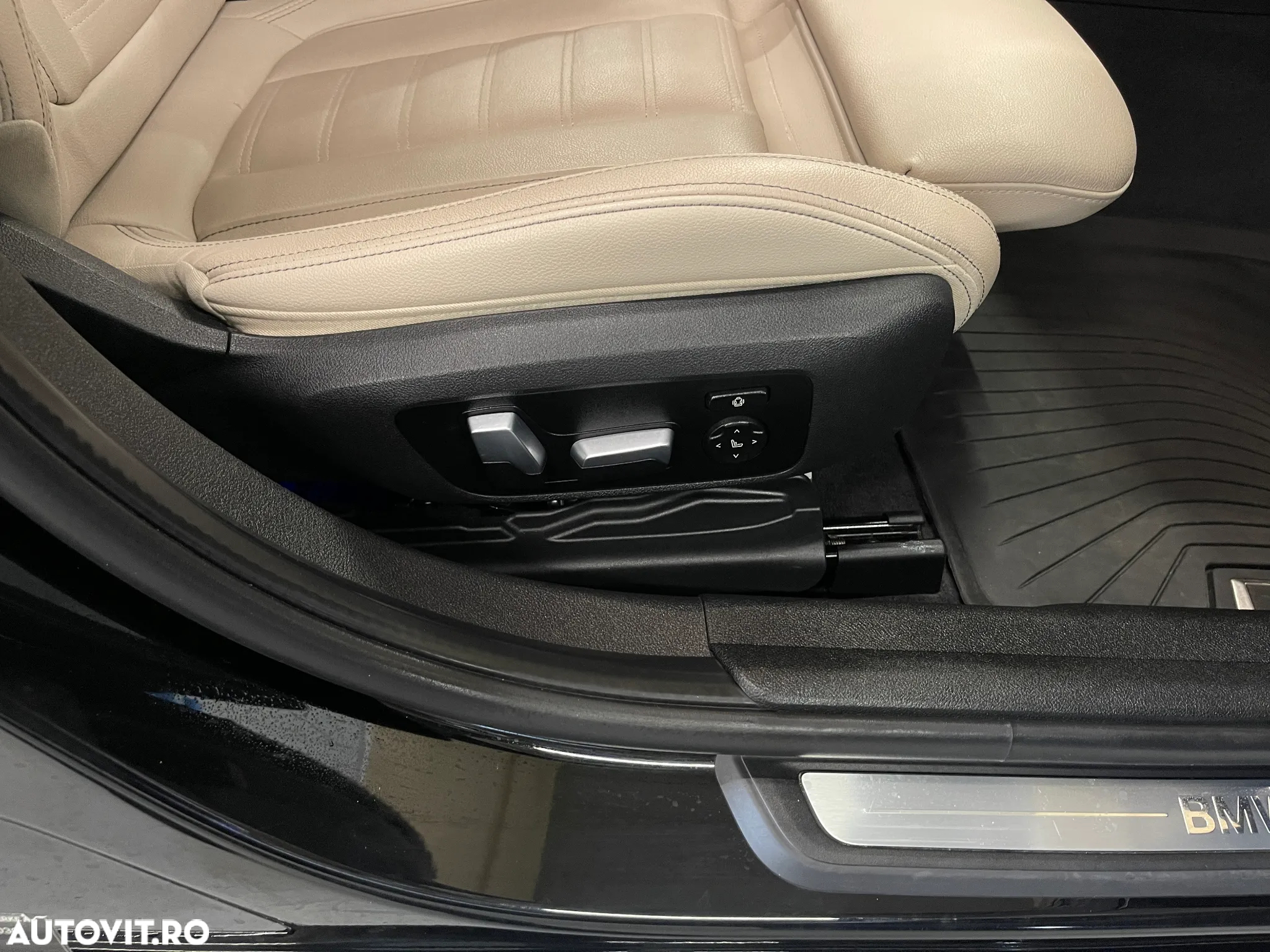 BMW Seria 3 330i xDrive AT - 26
