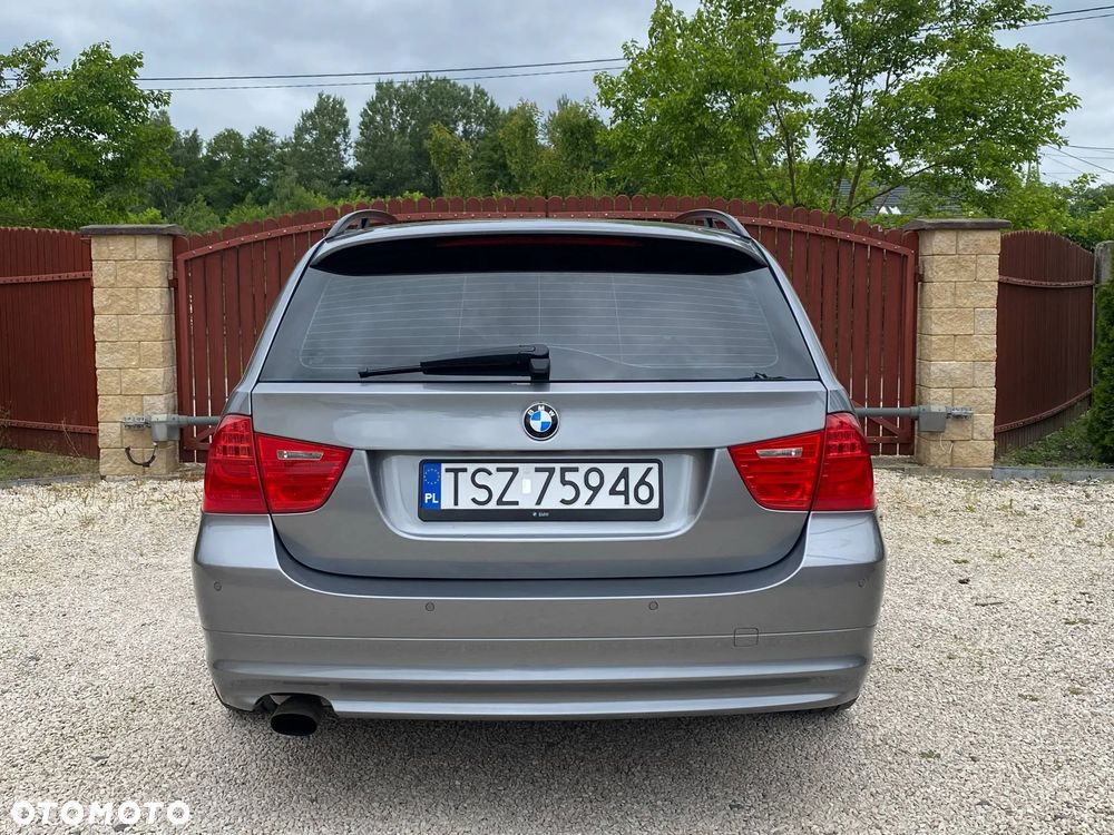 BMW Seria 3 318i - 11