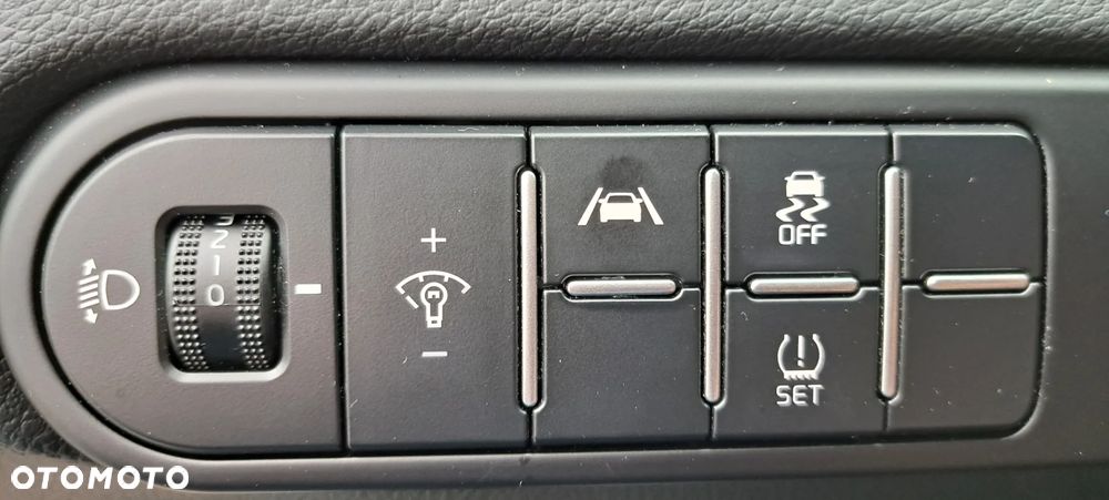 Kia XCeed 1.5 T-GDI M - 24