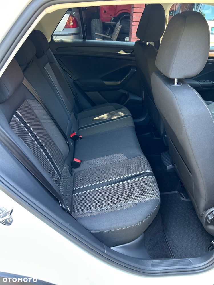 Volkswagen T-Roc - 21