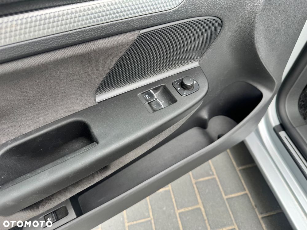 Volkswagen Golf 1.9 TDI DPF GT Sport - 18