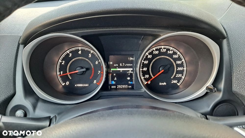 Mitsubishi ASX - 16