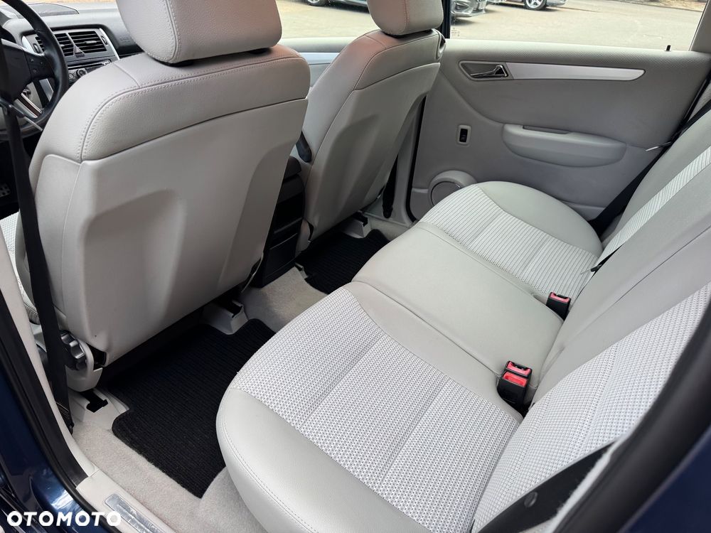 Mercedes-Benz Klasa B 200 Autotronic Special Edition - 17