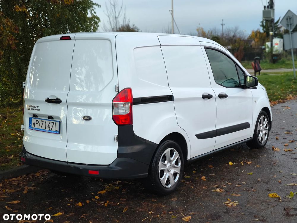 Ford Transit Courier - 8