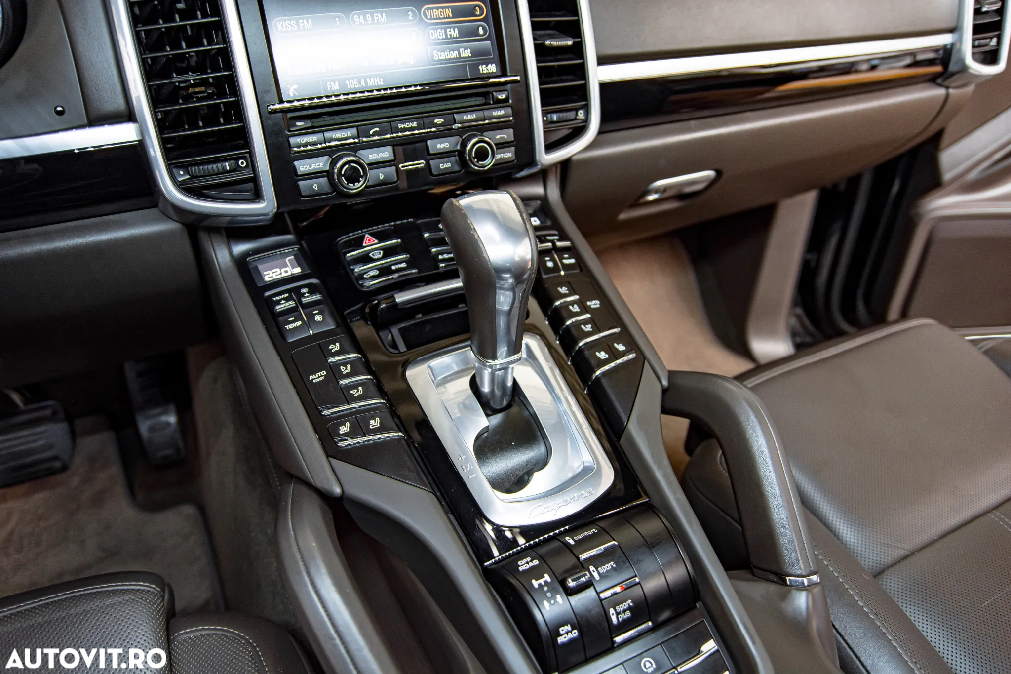 Porsche Cayenne 3.0 L - 21