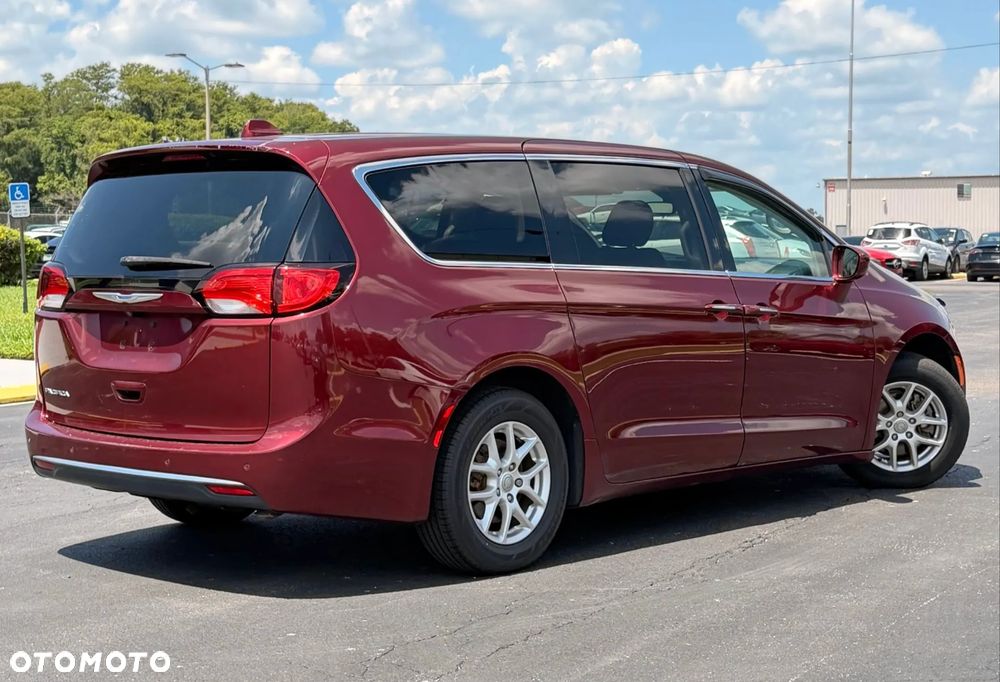 Chrysler Pacifica - 3