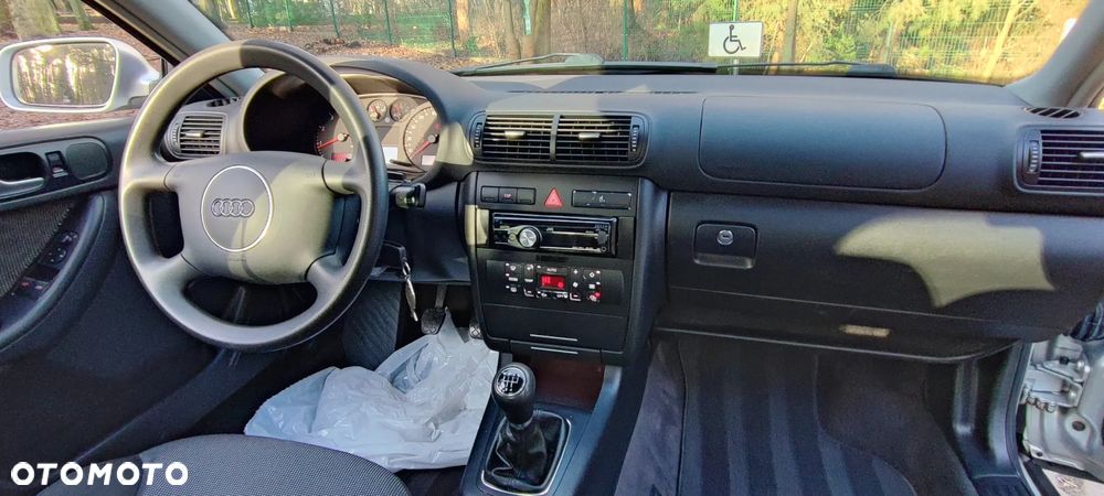 Audi A3 3-drzwiowe 1.6 Ambiente - 13