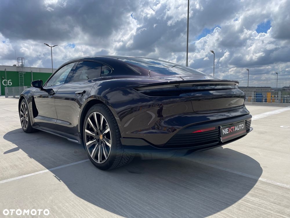 Porsche Taycan 4S Performance Plus - 8