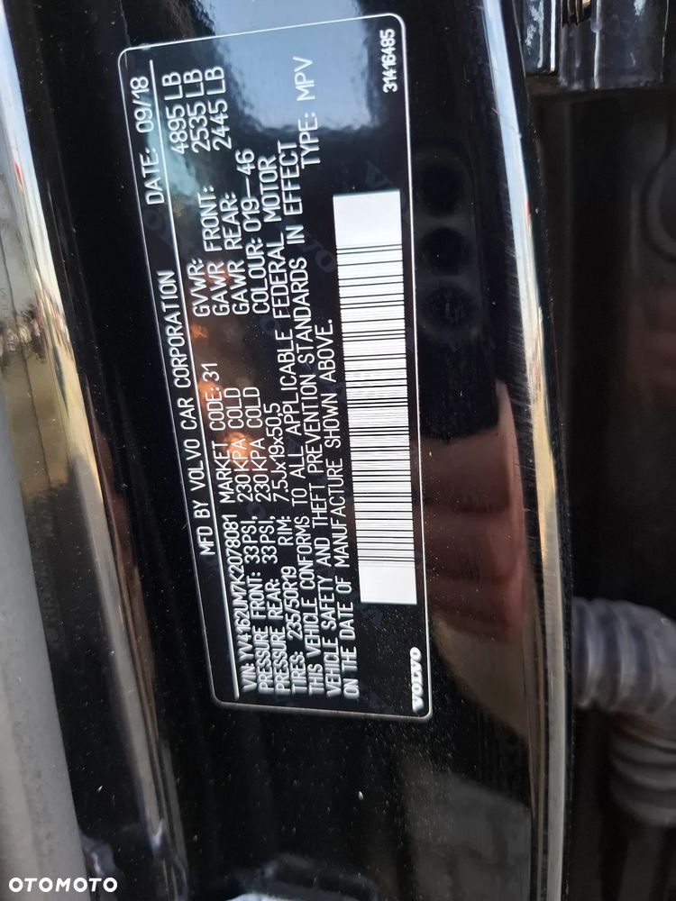 Volvo XC40 zderzak tyl kod lakieru 019 - 37