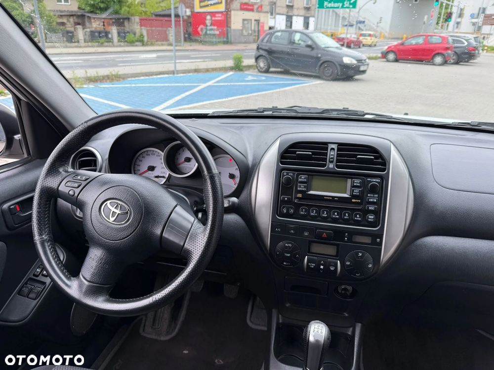 Toyota RAV4 4x4 Edition - 14