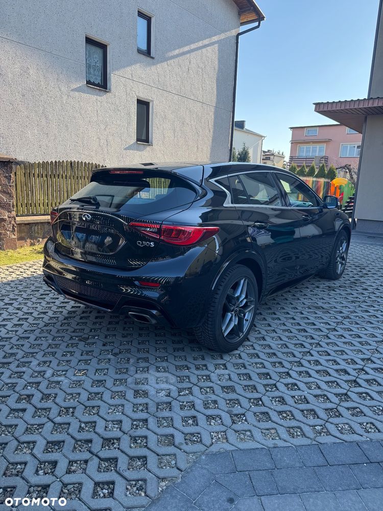 Infiniti Q30 1.6t Sport 7DCT - 8