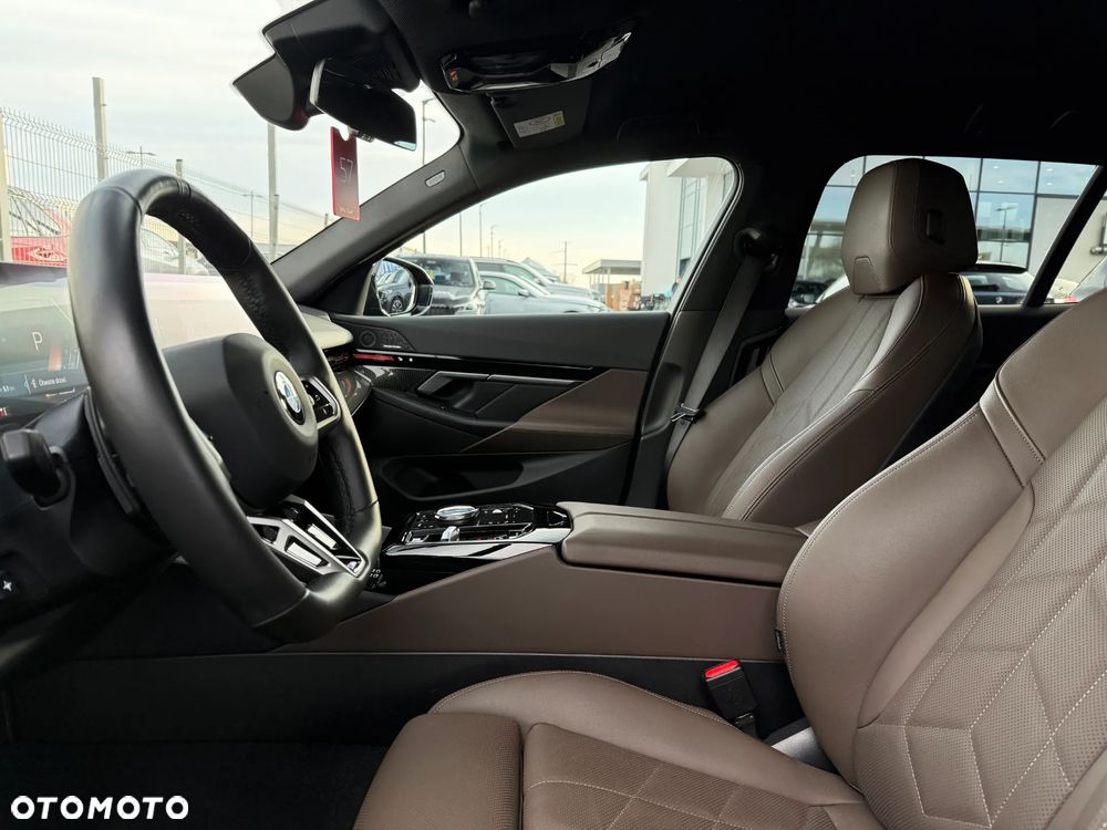 BMW Seria 5 520d - 28