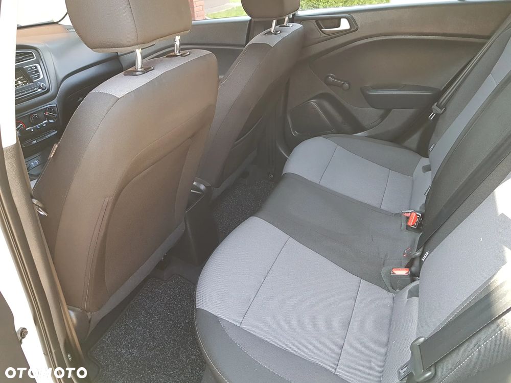 Hyundai i20 blue 1.2 Advantage - 20