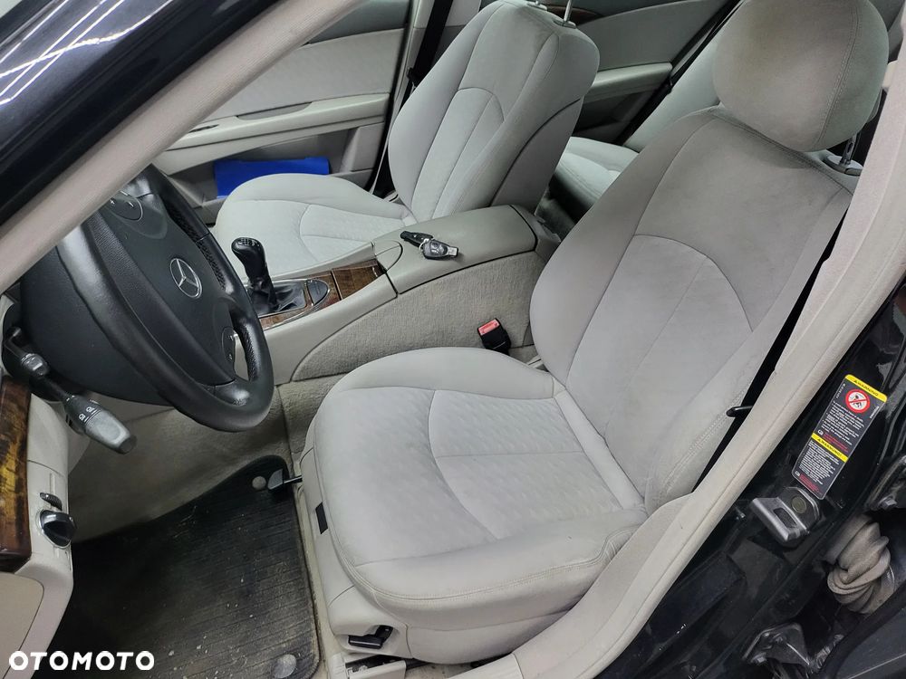 Mercedes-Benz Klasa E 200 Kompressor Classic Sport Edition - 14