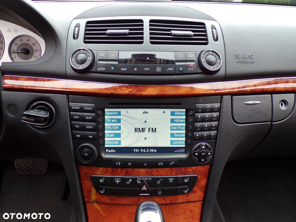 Mercedes-Benz Klasa E 500 T 4Matic Automatik Avantgarde - 22