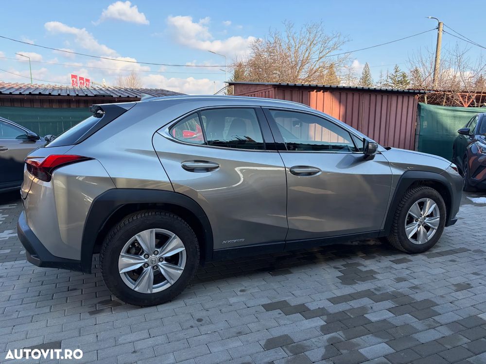Lexus UX 250h Business Edition - 27