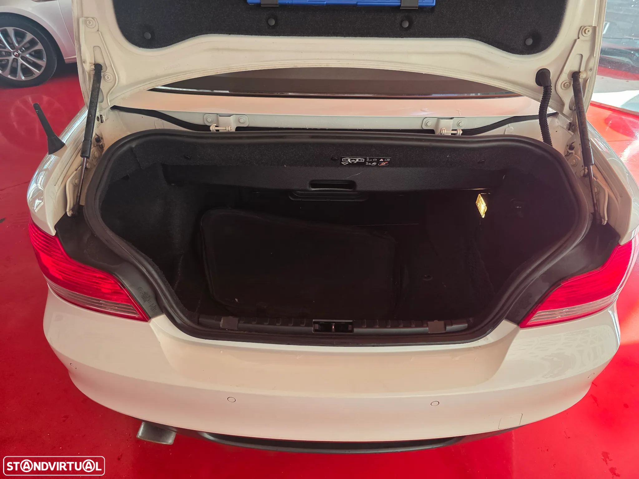 BMW 118 d Pack M - 23