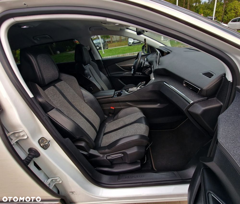 Peugeot 5008 1.6 PureTech Allure S&S EAT8 - 8