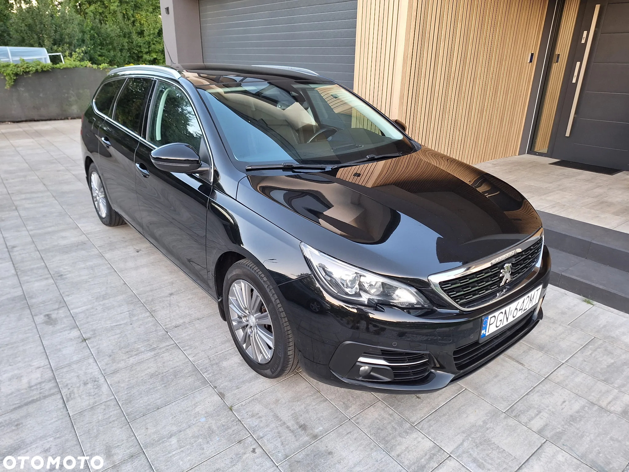 Peugeot 308 SW 1.6 BlueHDi Allure S&S - 17