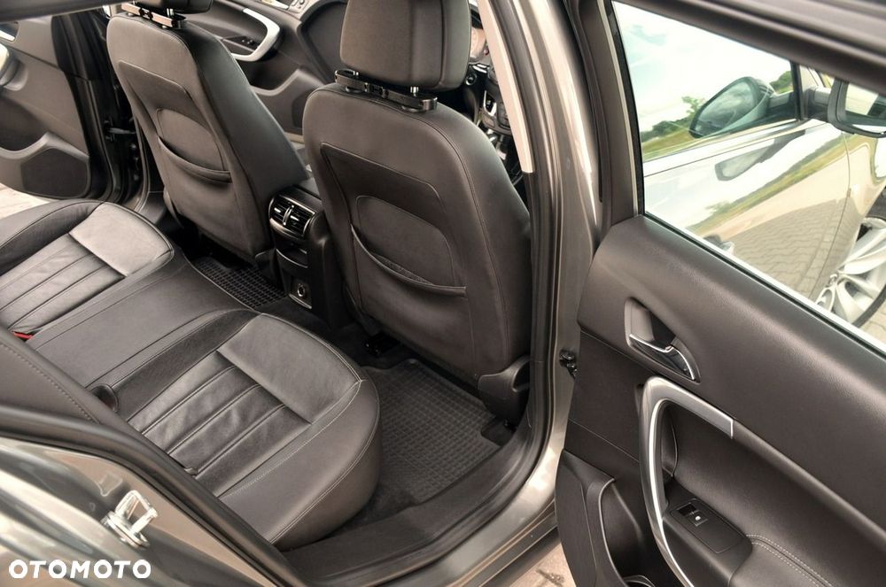 Opel Insignia - 16