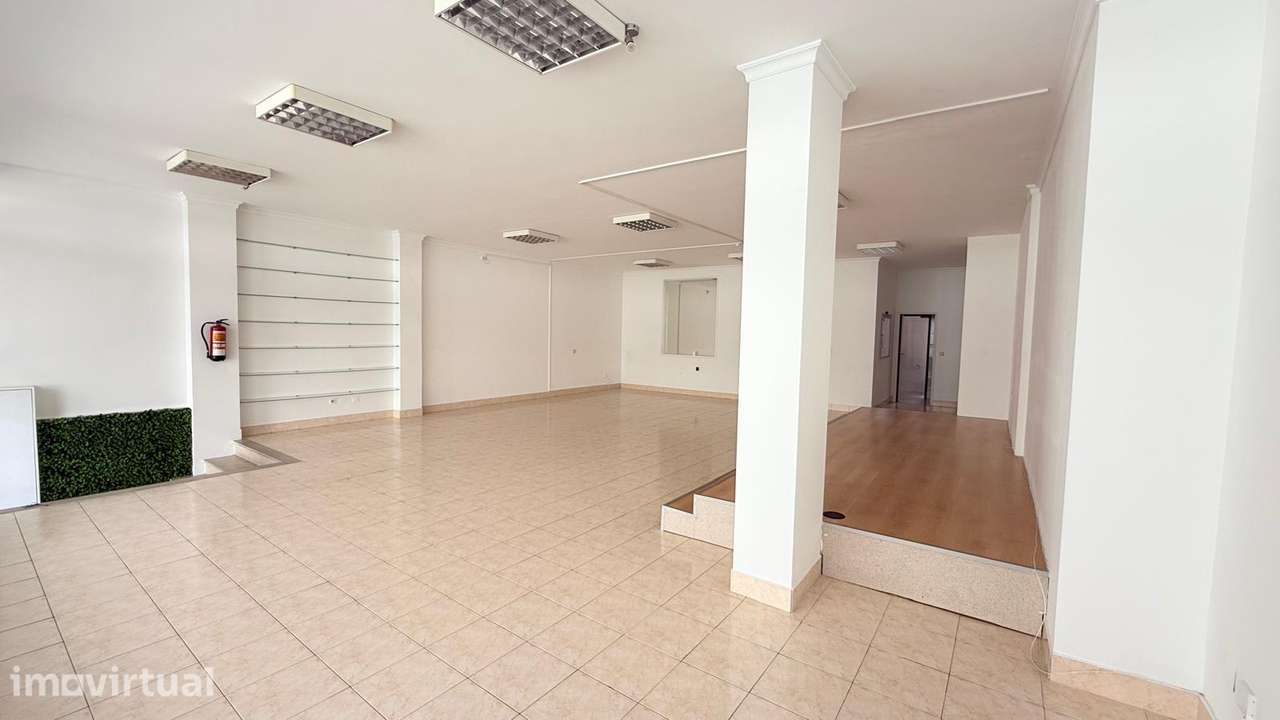 Loja com 135m2 em Ermesinde - Grande imagem: 2/21