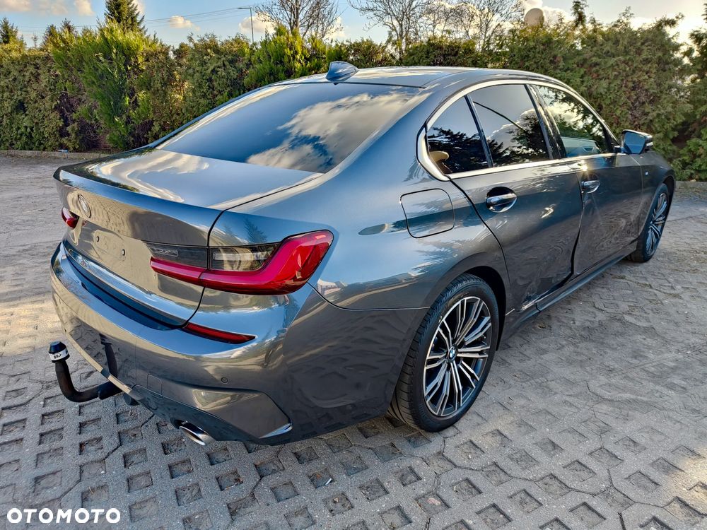 BMW Seria 3 330e M Sport - 6