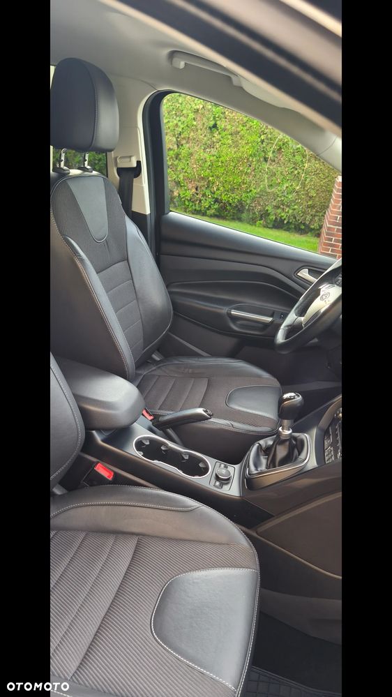 Ford Kuga - 23