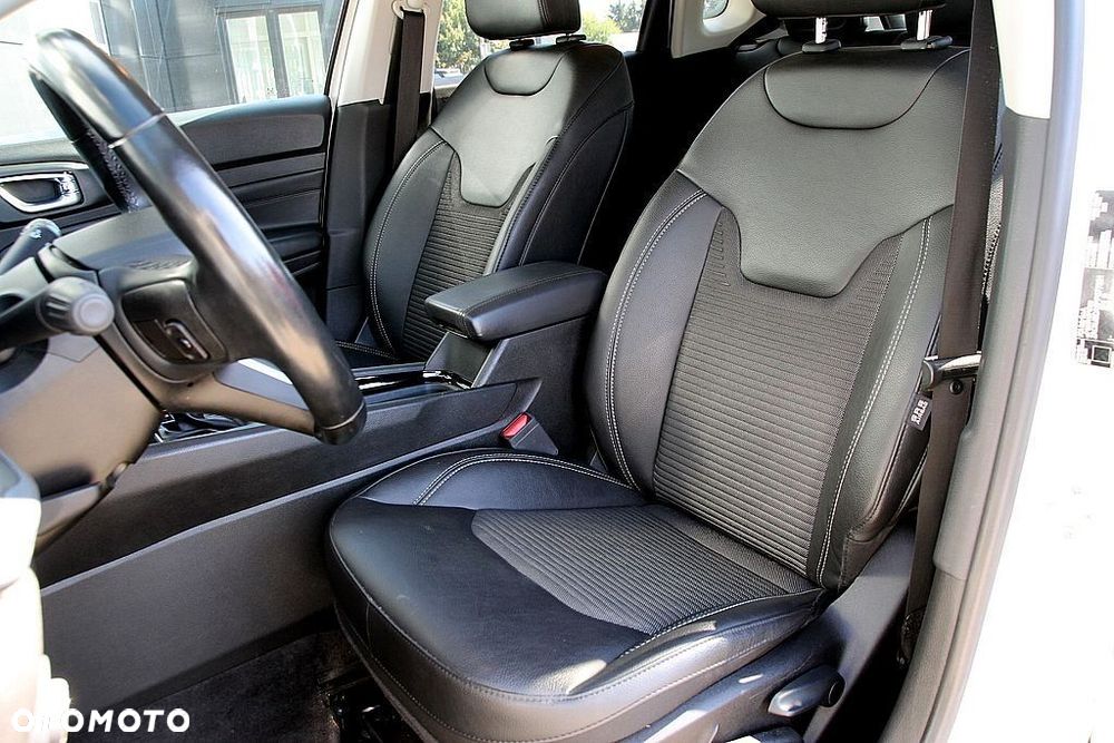 Jeep Compass - 24