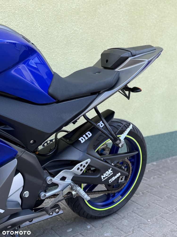 Yamaha YZF - 32