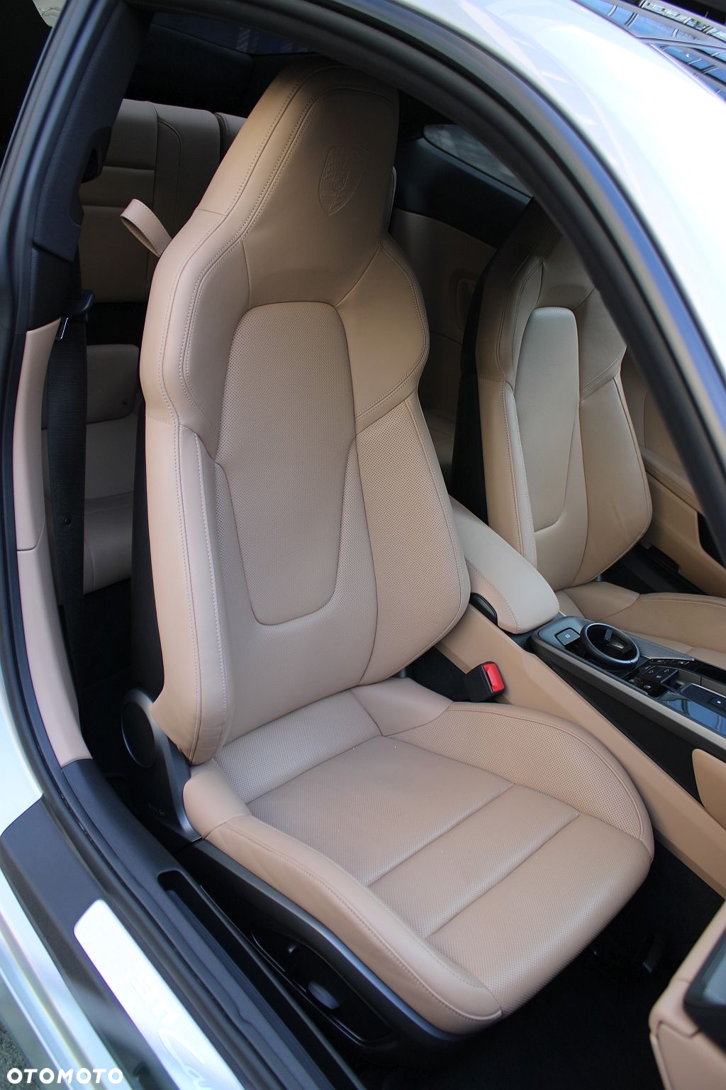 Porsche 911 Carrera 4 - 18