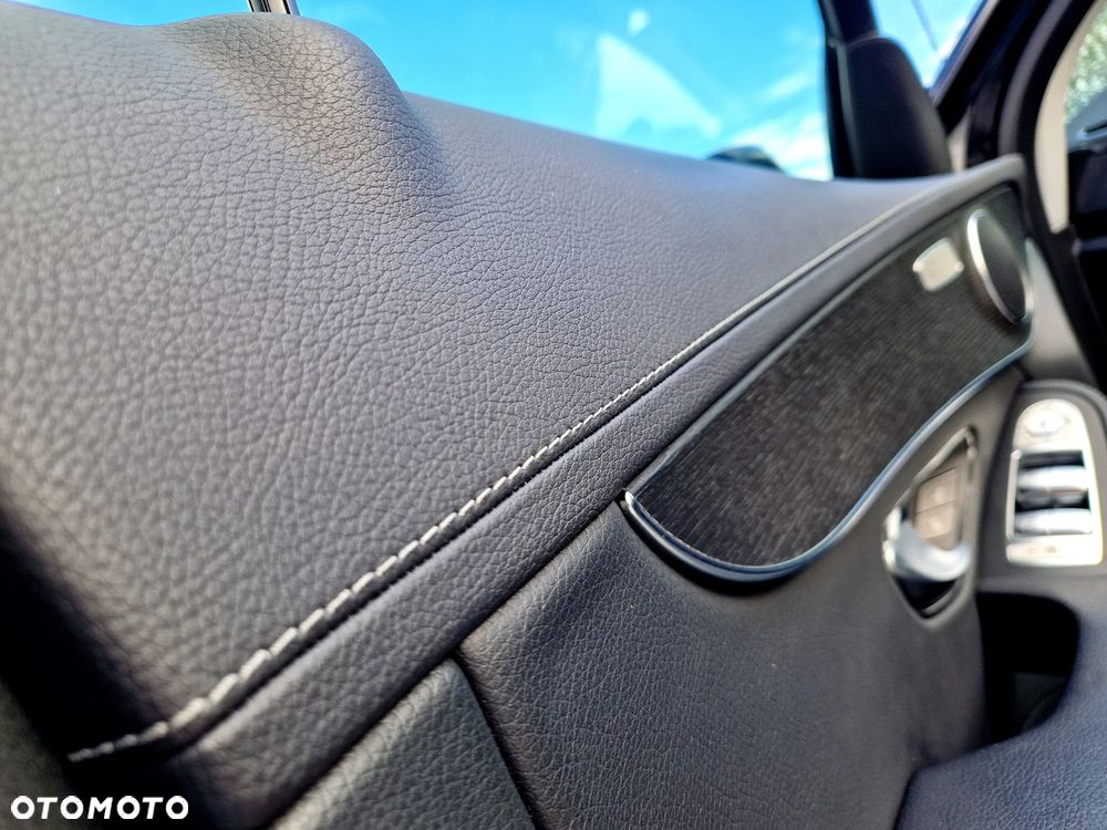 Mercedes-Benz GLC - 22