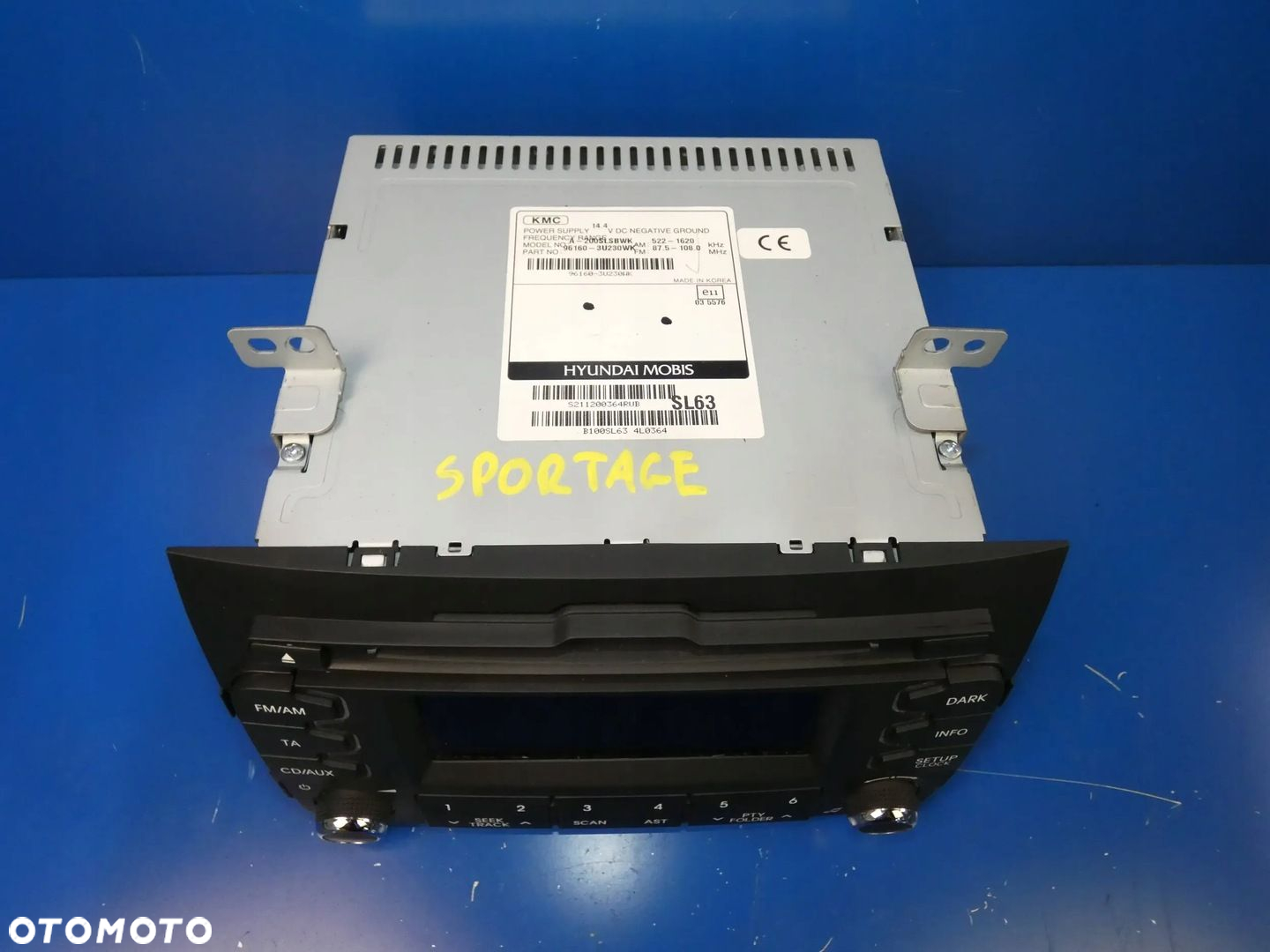 KIA SPORTAGE III RADIO FABRYCZNE CD - 2