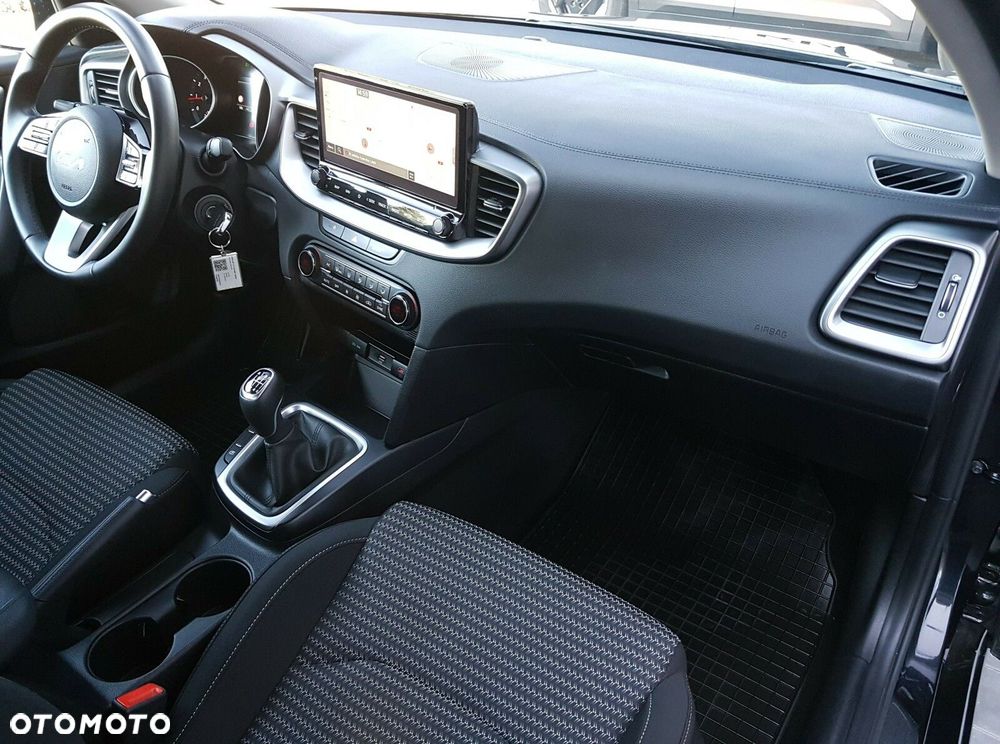 Kia Ceed 1.5 T-GDI M - 27