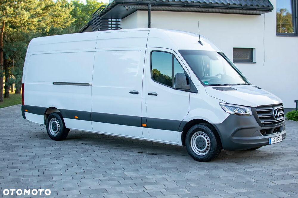 Mercedes-Benz Sprinter 319 - 8